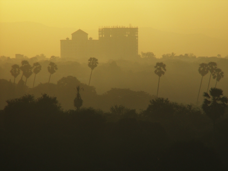 Sunrise over Mumbai by Alex Dixon CC BY-SA 2.0