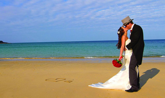 Bride and Groom Beach 2 by outreachr.com (CC BY 2.0)