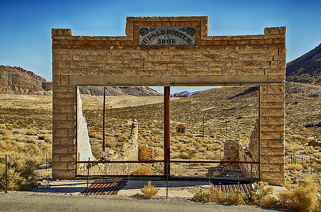 Rhyolite Porter Store by Tom Babich CC2.0