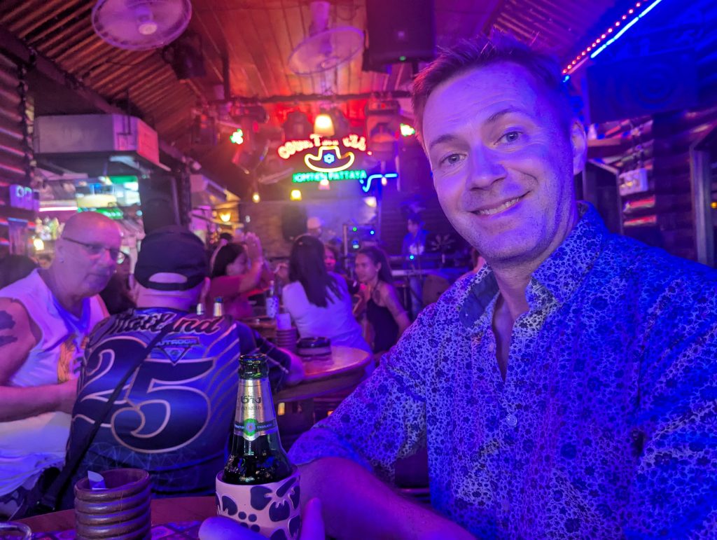 Jomtien & Pattaya Beach Resorts bar image Craig Hindmarsh